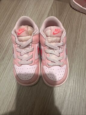 Nike Kids Light Pink Low-Top Sneakers